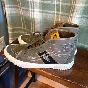 Vans World Code collection Sk8-Hi olive and black 11.5